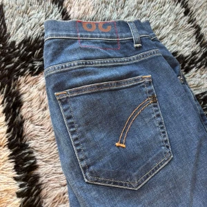 Dondup  - Snygga blå dondup jeans modell Alex skinny fit storlek 29, med snygg naturlig fade helt nya och oanvända. Nypris 3200 