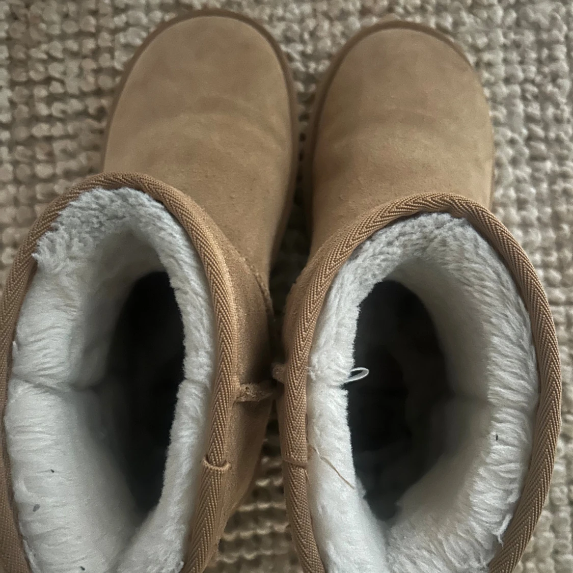 Beige boots med fluffigt foder - 1
