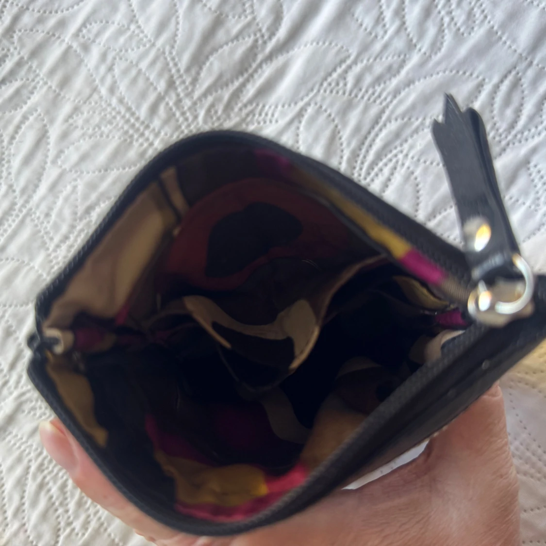 Ny. Svart axelväska i skinn med nitar - 3