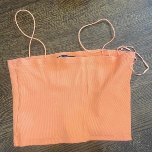 Zara orange tubtopp - Orange topp storlek L Toppen är ny med prislapp