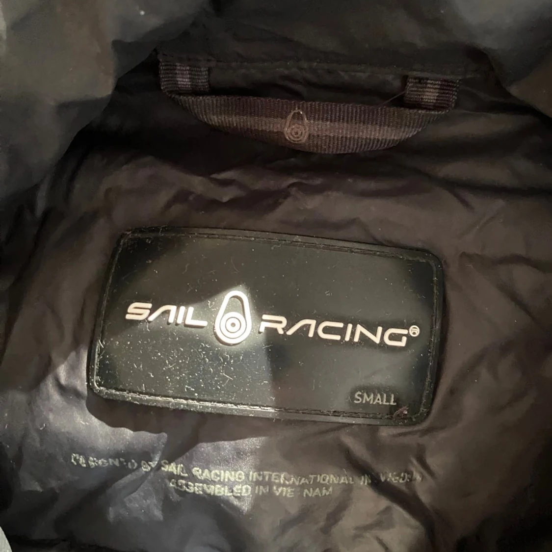 Svart dunväst från Sail Racing - 1