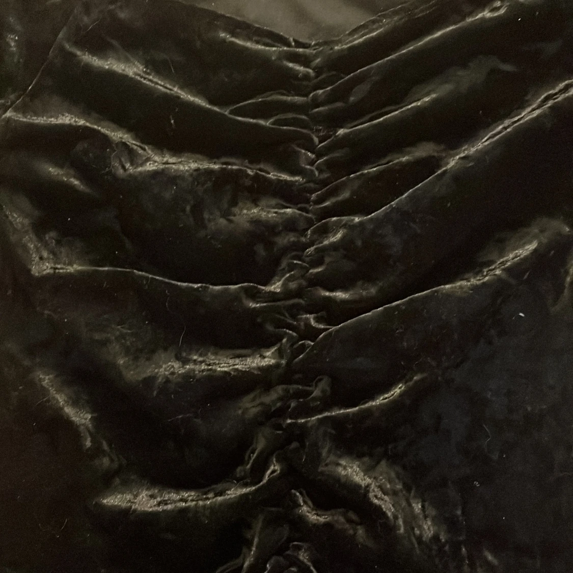 Svart sammets topp från BikBok - 1