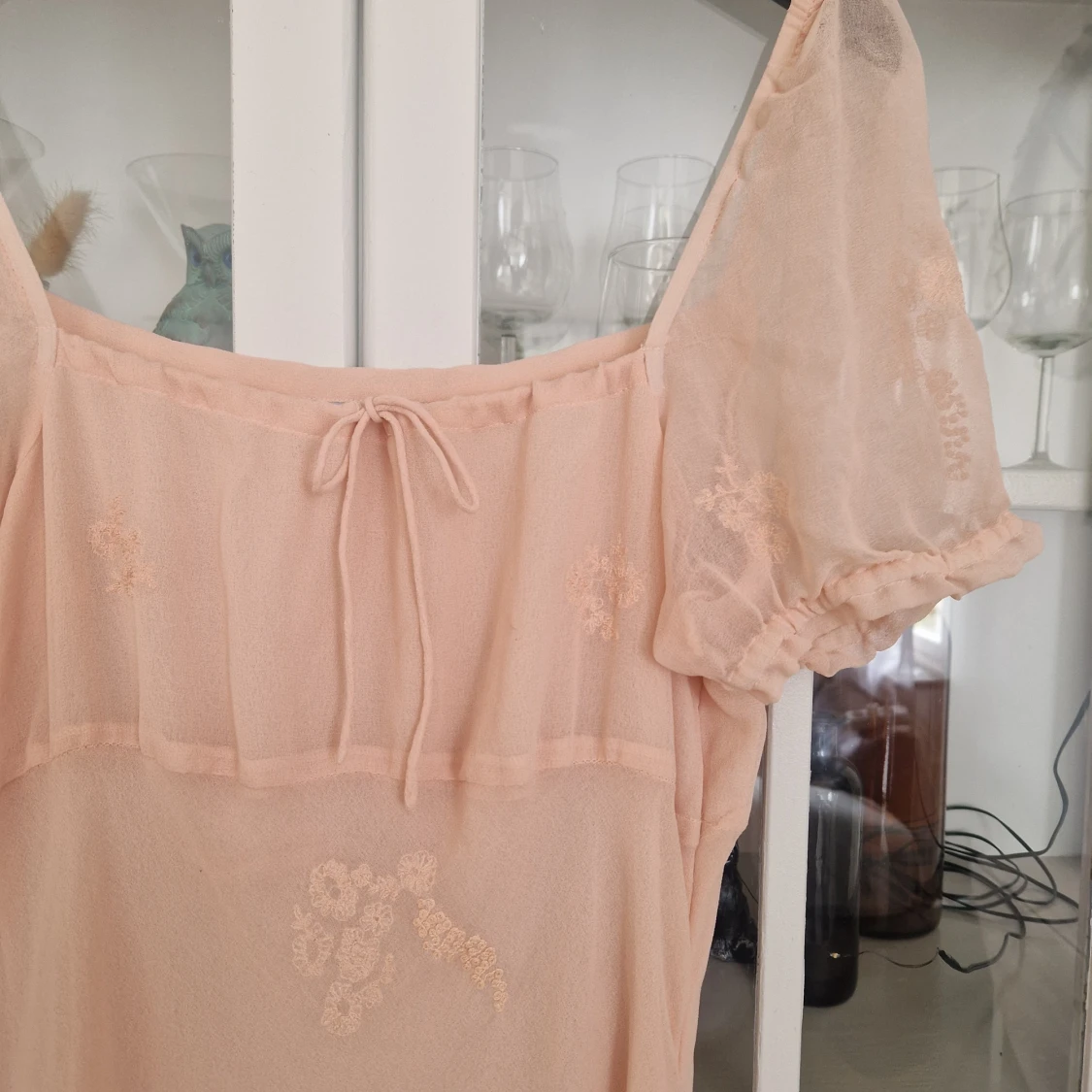 Ljusrosa långklänning med puffärm - 2