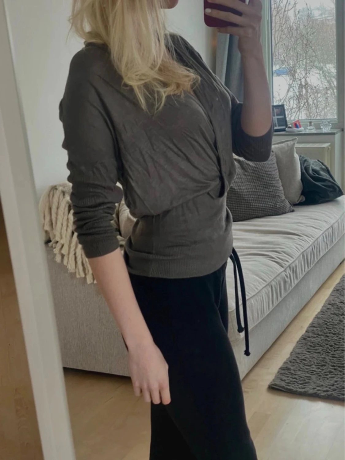 Mörkgrå omlottopp med långa ärmar - 1