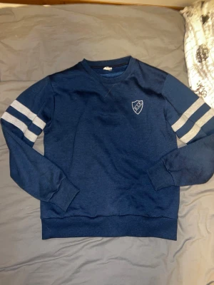 Djurgården sweatshirt - Beställde den för några år sedan, tog av prislappen förra veckan och bara använde den 1 gång. 