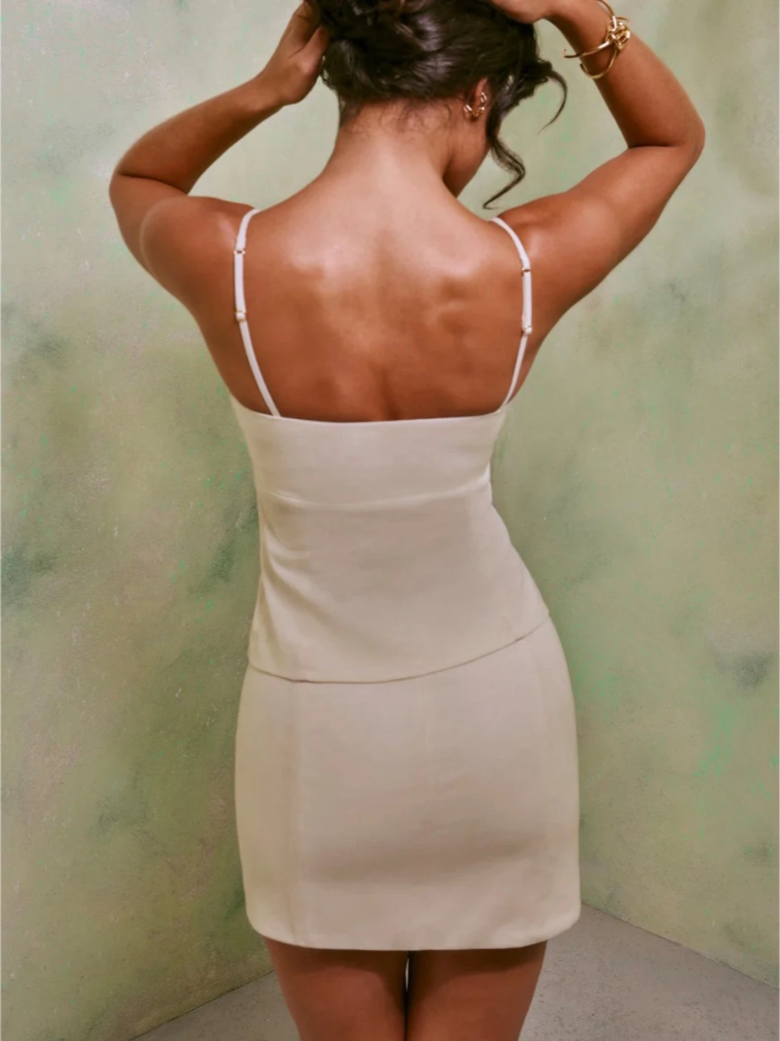 Beige kort minikjol med topp med snörning - 1