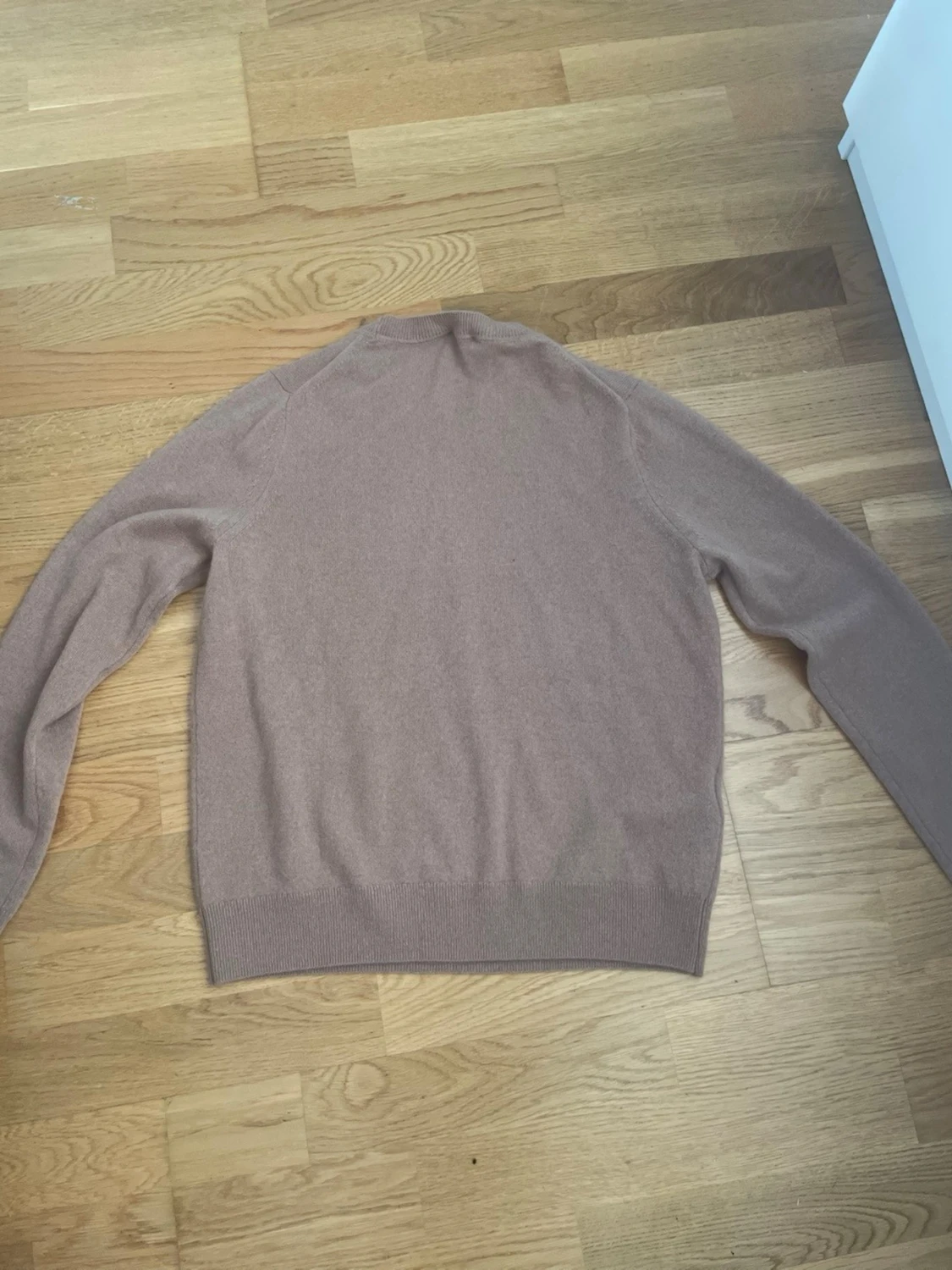 Beige kashmirtröja med rund hals - 1