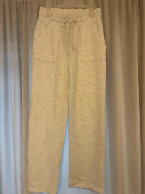 Lågmidjade mjukisbyxor  - Rensning 