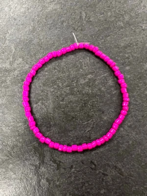 Rosa pärlarmband Storlek S  - Rosa simpelt pärlarmband 