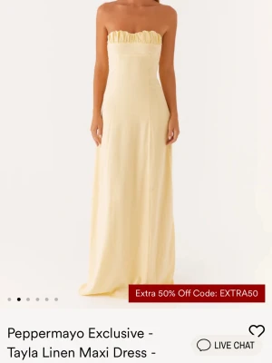 Ljusgul balklänning💛 - Säljer min balklänning! Den är ljusgul från pepparmayo och endast använd en gång, den är alltså i mycket bra skick💕💕 skriv t mig om ni har frågor eller vill ha fler bilder på klänningen❤️storlek 36/S (nypris var ca 1100kr)