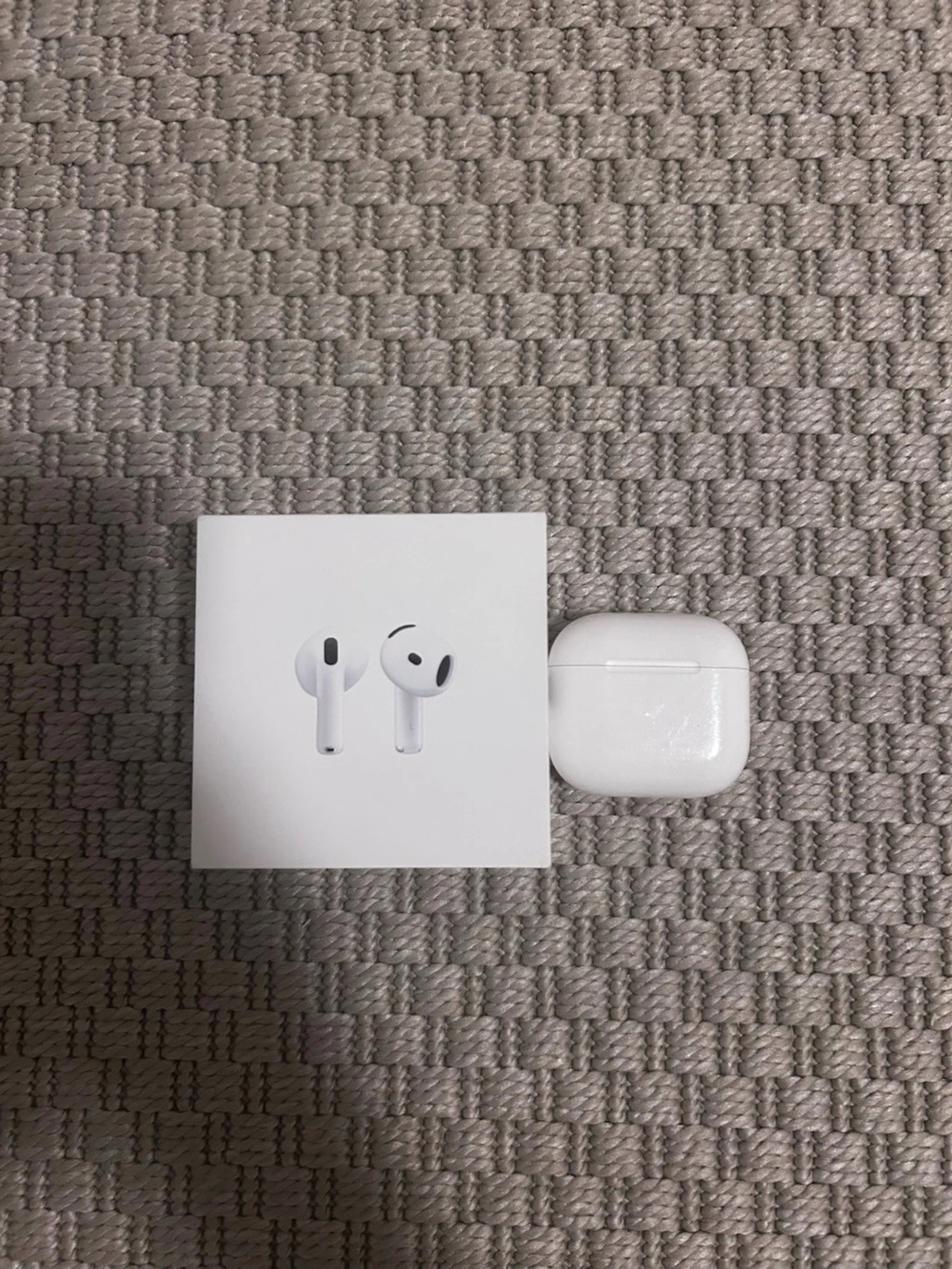 Apple AirPods 4
