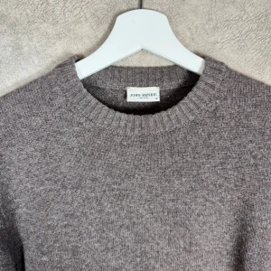 John Henric Kashmirtröja | S - John Henric Kashmirmix tröja | Grymt skick | Riktigt snygg och bekväm tröja i 90% ull & 10% Kashmir | INGA BYTEN | Fraktar spårbart eller möts upp i Täby 