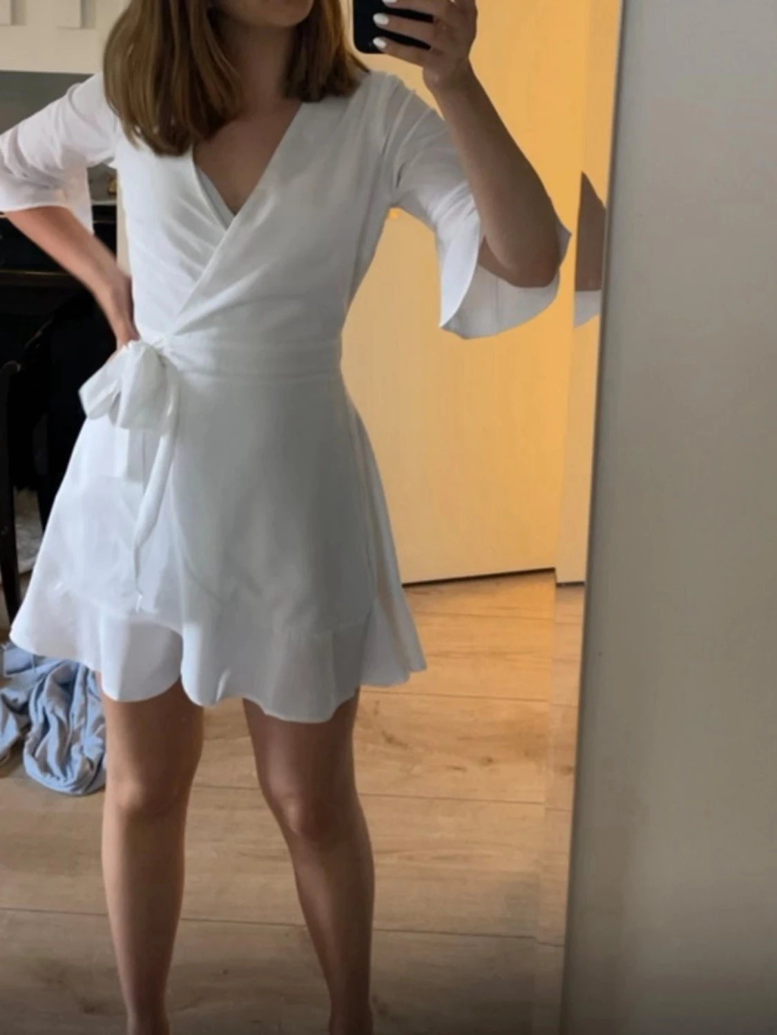 Vit studentklänning med volang - 2