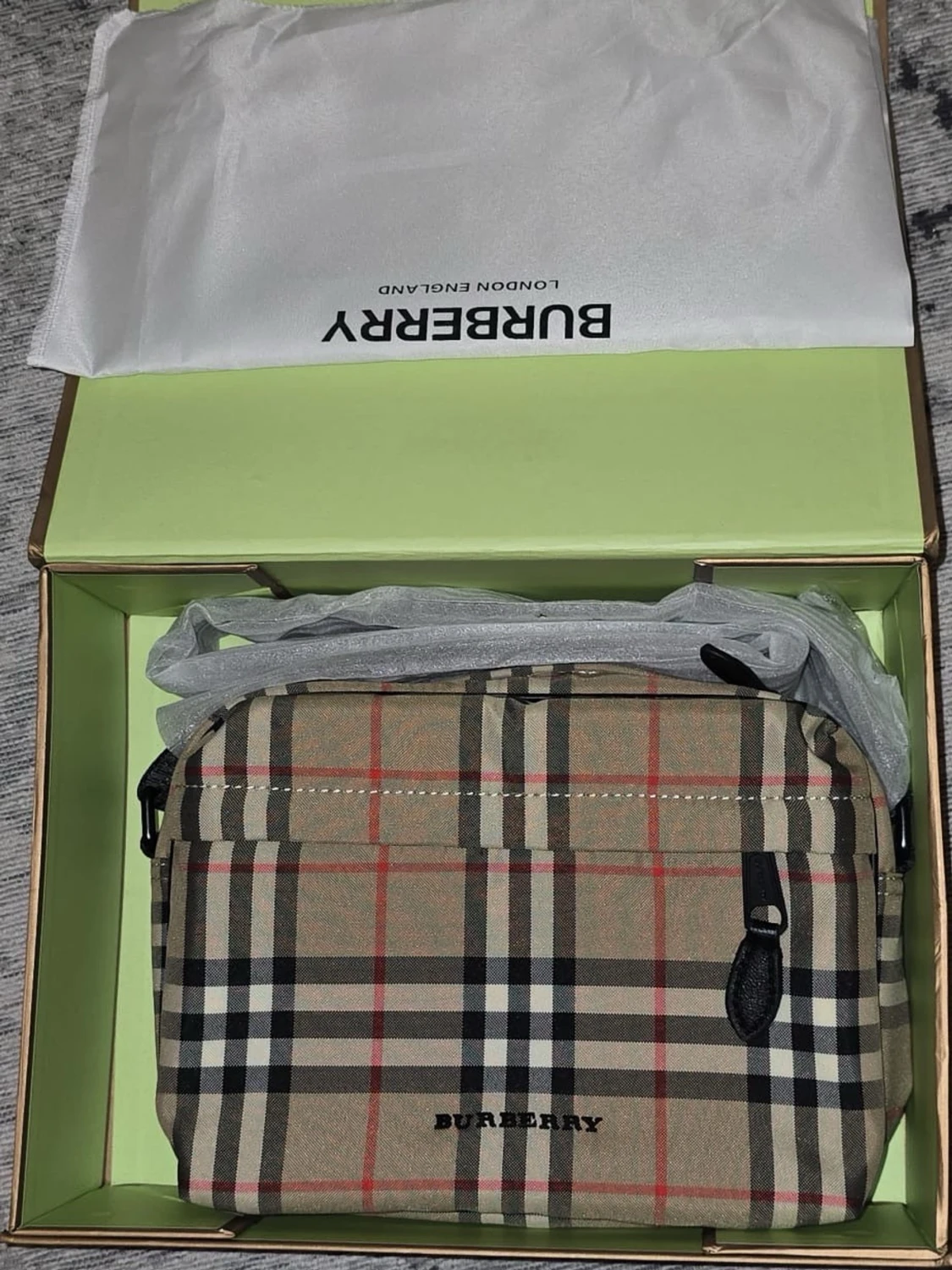 Burberry väska  - 4