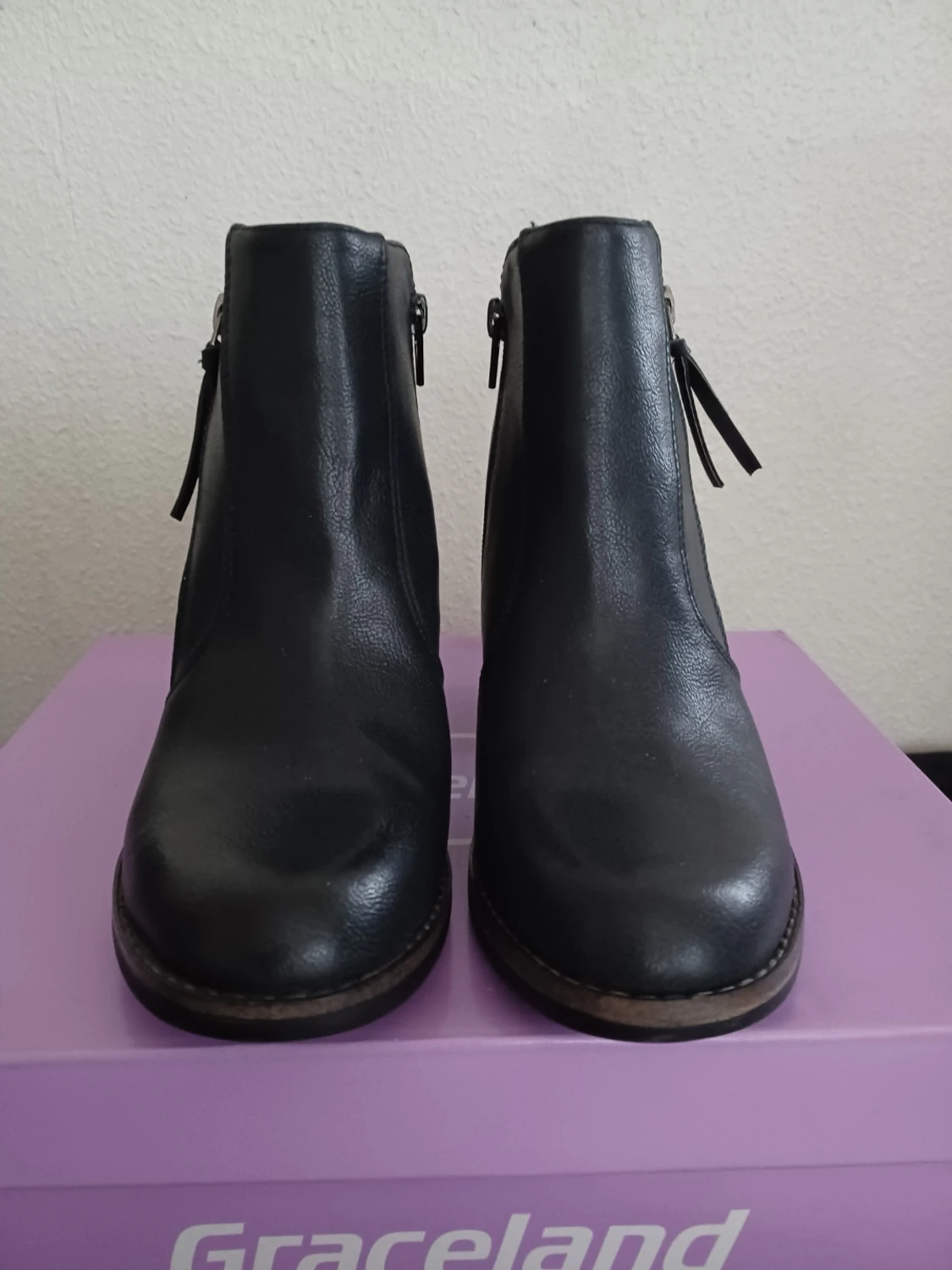 Svarta stövletter från Graceland