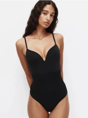 Hm body -  Säljer denna skitsnygga Bodin i storlek M med prislapp kvar. Kan eventuellt byta mot storlek. S ❤️säljer för 600 kan gå ner i snabbpris 