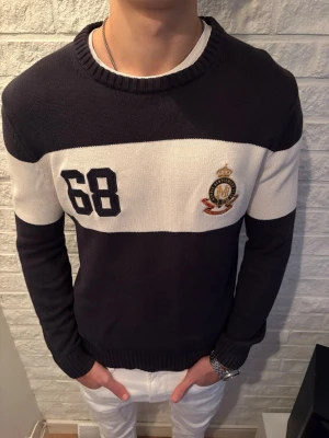 Morris Vintage Crewneck - Tja, säljer en vintage crewneck från Morris. Storlek M. Skick 8/10, mycket fint. Nypris runt 1600, mitt pris 329!  Hör av dig vid frågor o funderingar!