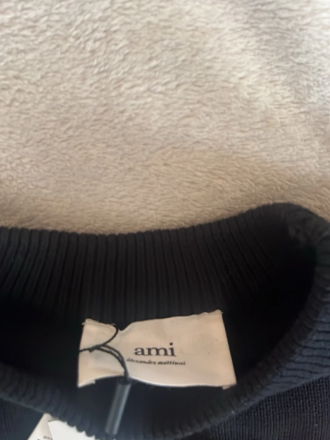 Svart stickad tröja från Ami Paris - 2
