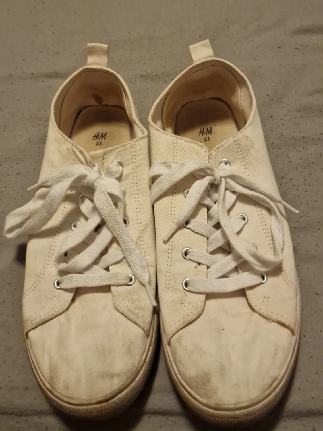 Vita sneakers från H&M med snörning - 1