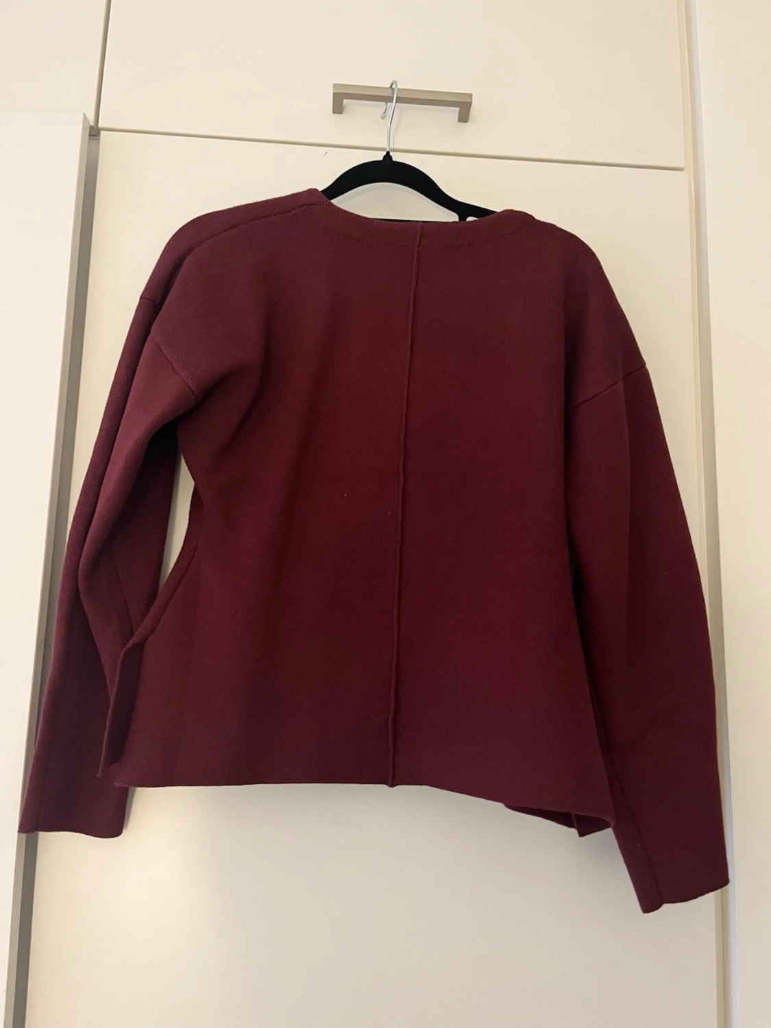Vinröd tröja - 1
