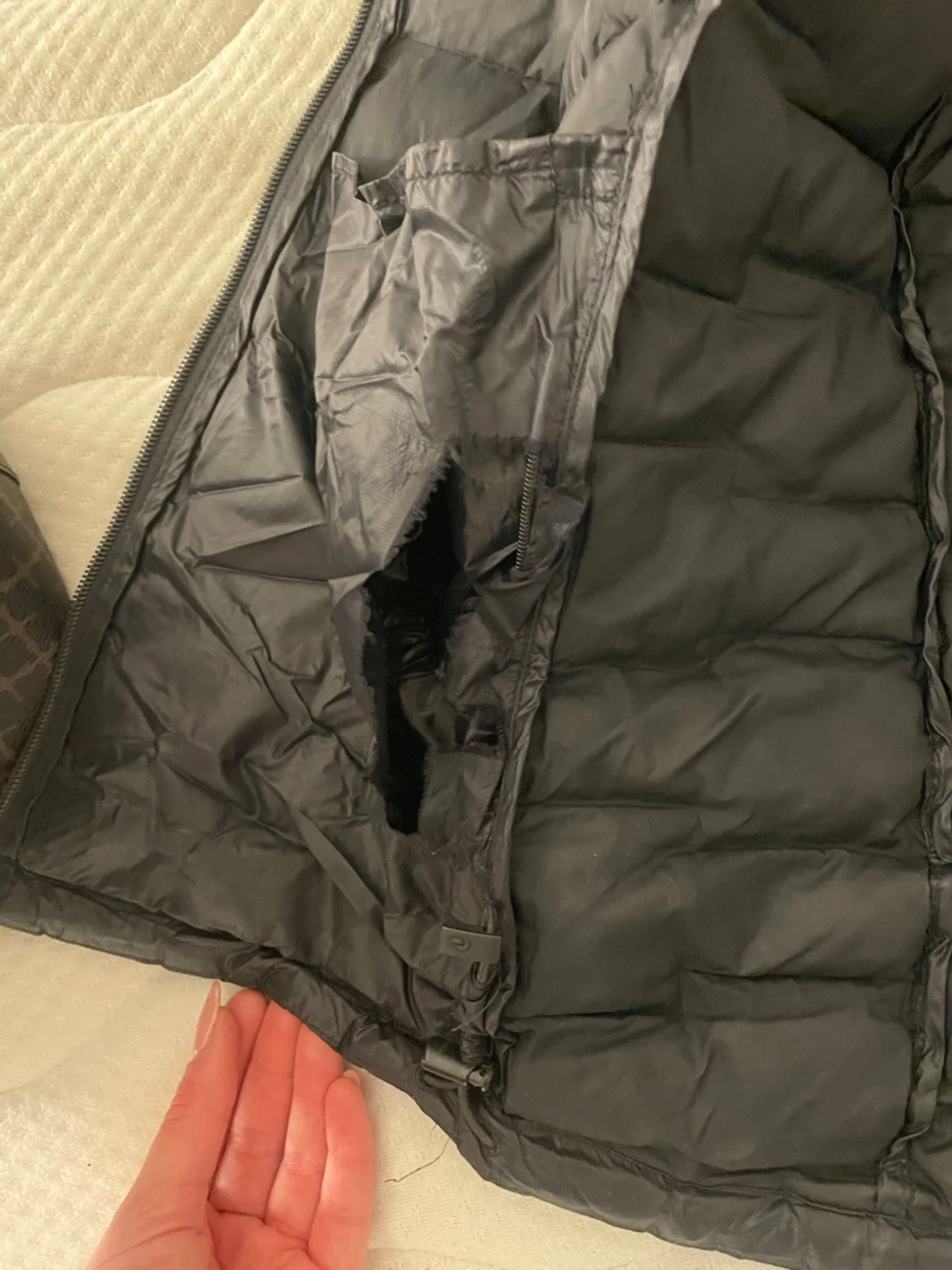 Svart dunjacka Peak Performance - 3