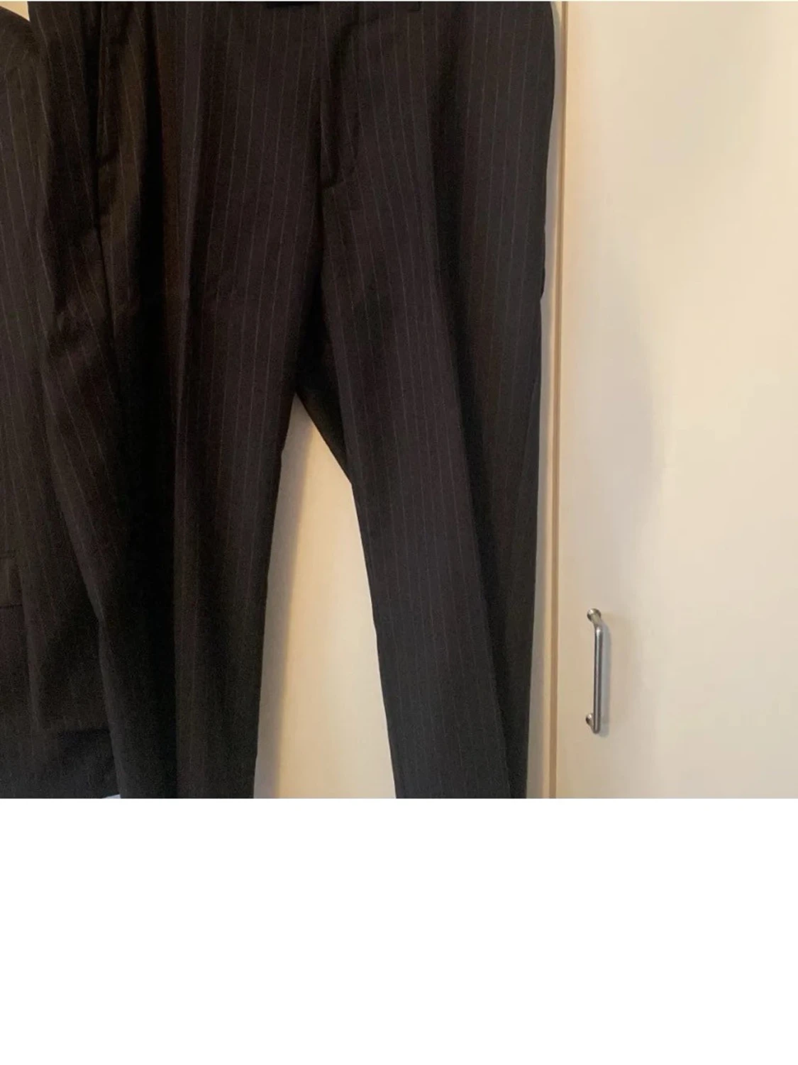 Mörkgrå randig kostym med kavaj - 2