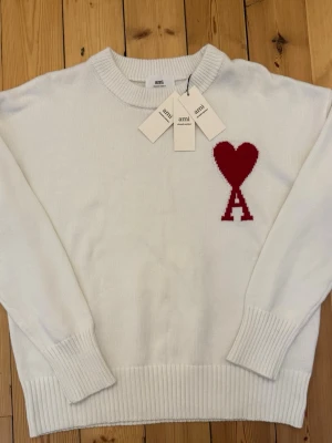 Vit Ami Paris Stickad Tröja Herr Small  - Vit Ami Paris Stickad Tröja | Herr, Small | Helt ny med lapparna kvar, aldrig använd | Snabb frakt | Skriv om du har några frågor - HLselling
