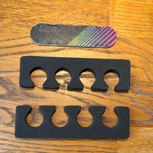 Helt nytt nagelkit  - Helt nya aldrig använda! Filen ser ut efter att den legat i paketet:/ 