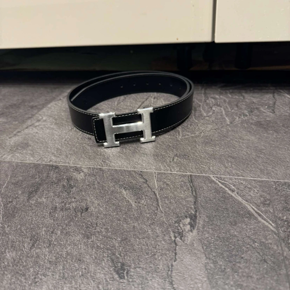 H-ermes svart skärp med H-spänne