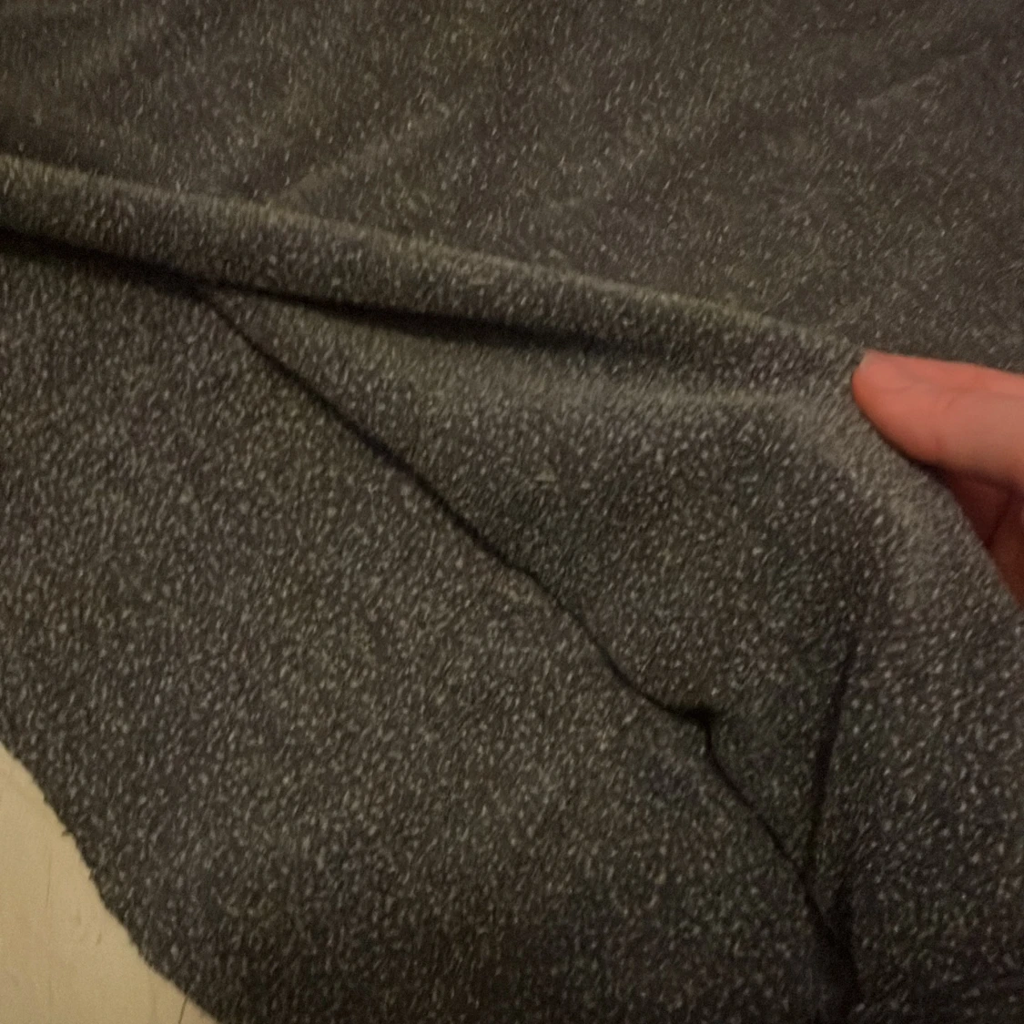 Mörkgrå croppad tröja från Divided - 2