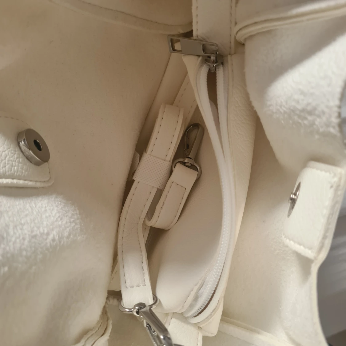 Vit axelväska från Mohito Accessories - 3