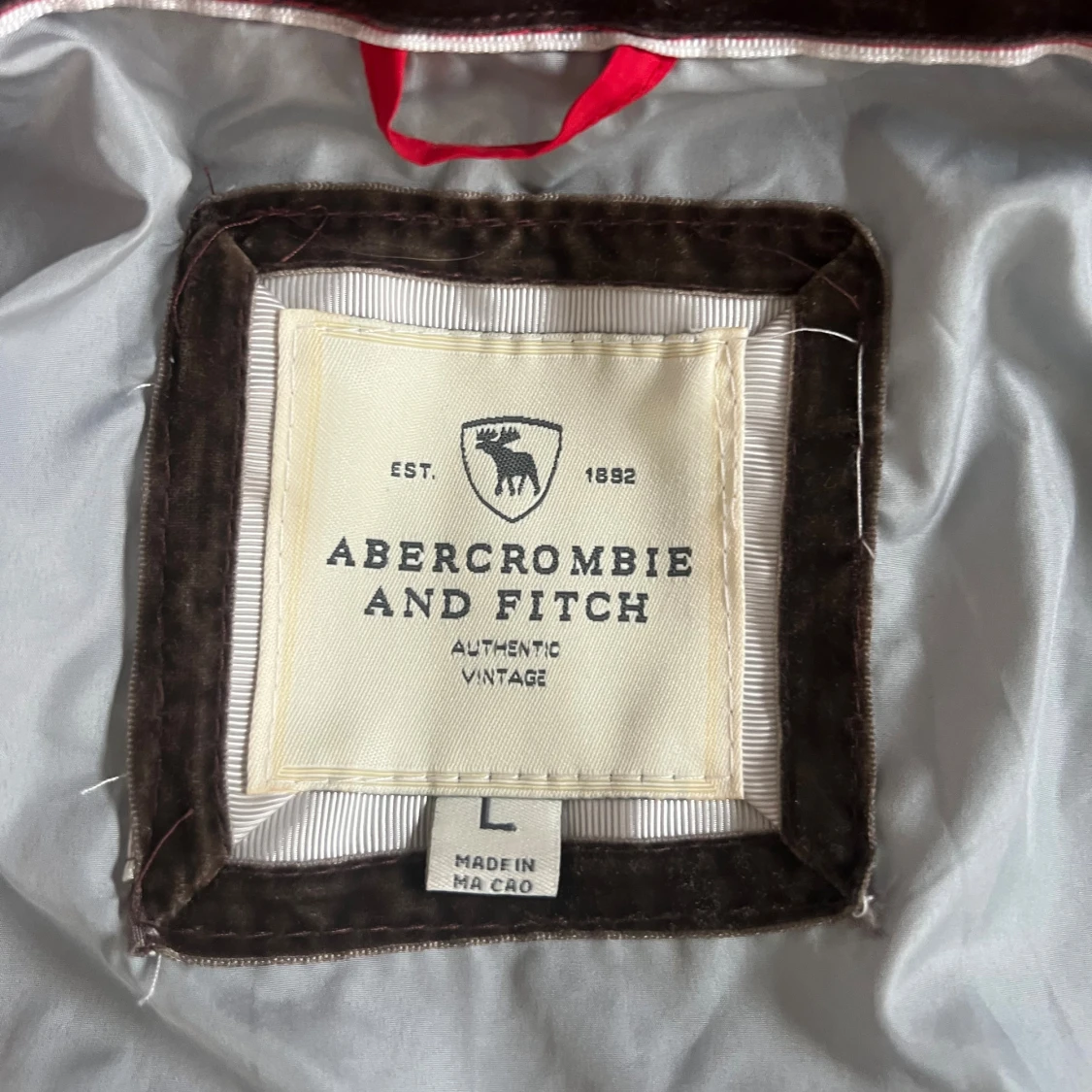 Röd vintage pufferjacka från Abercrombie & Fitch - 2