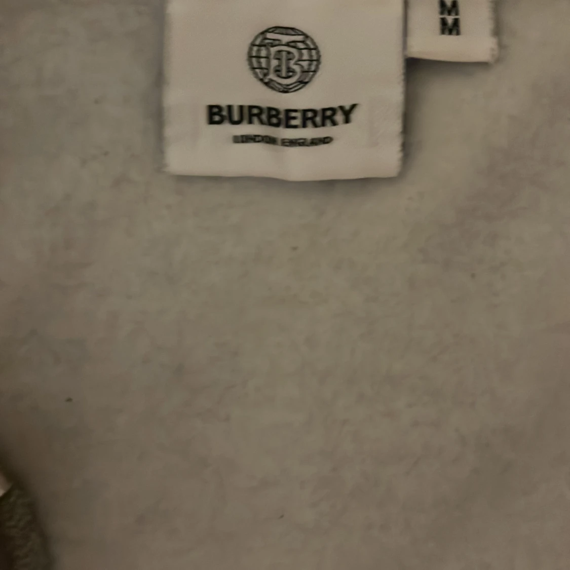 Grå hoodie från Burberry med dragkedja - 2