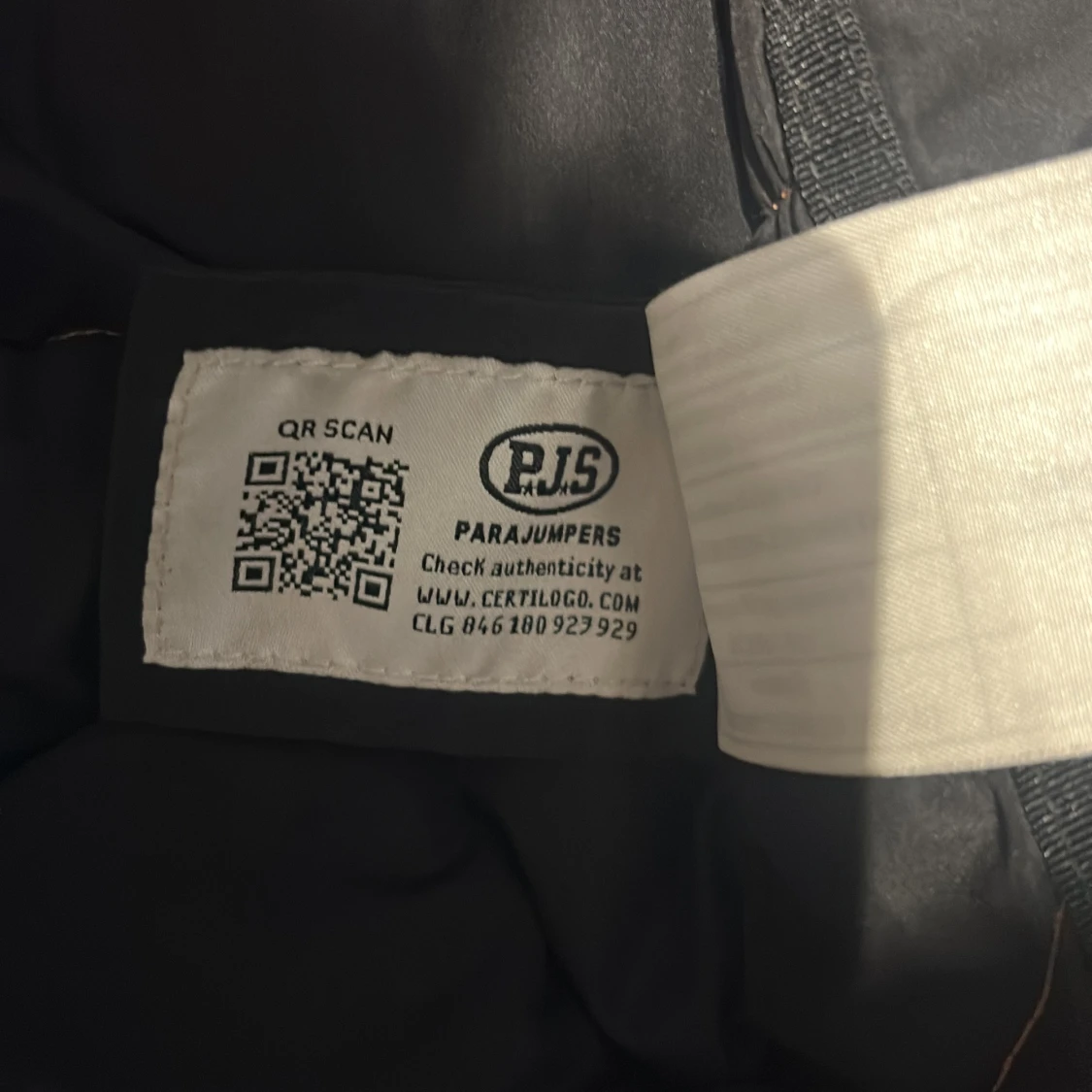 Svart bomberjacka från Parajumpers - 3