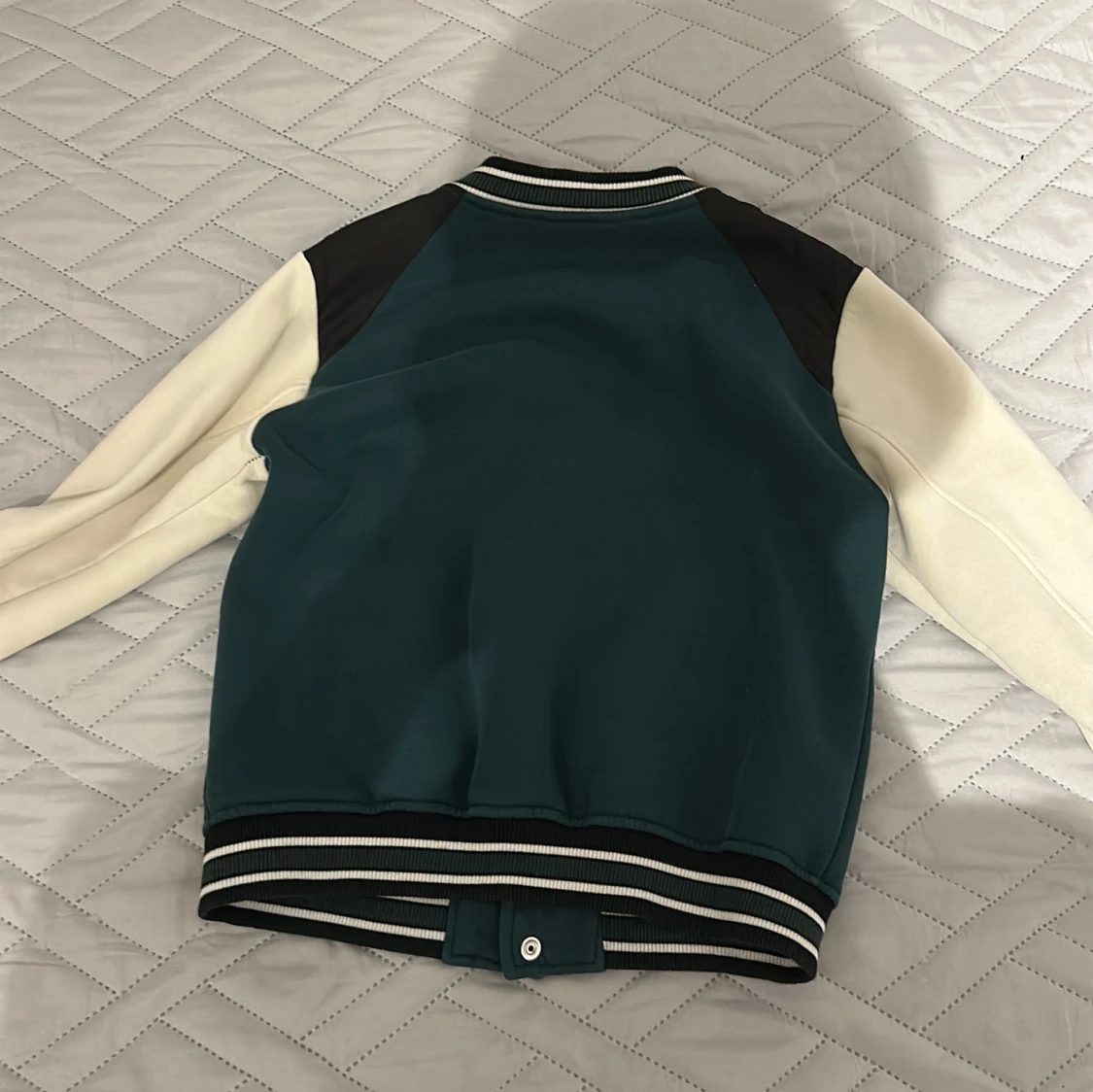 Grön bomberjacka med New York-tryck - 1