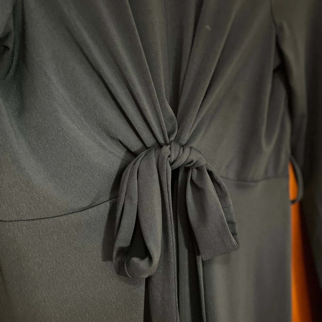 Blå långklänning med knyt från Happy Holly - 1