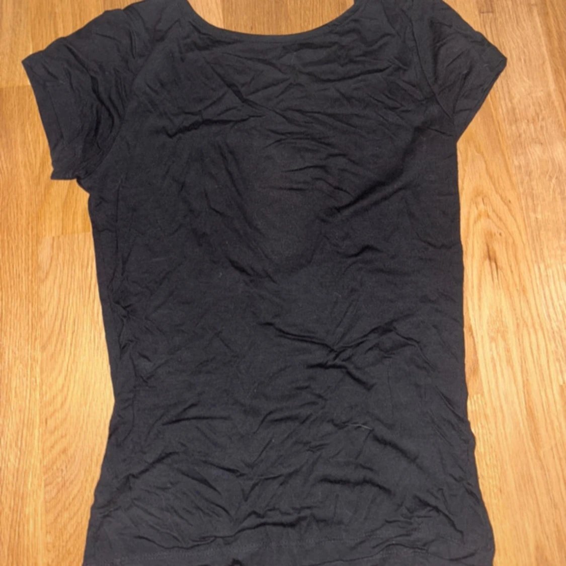 Svart och vit kortärmad topp - 1