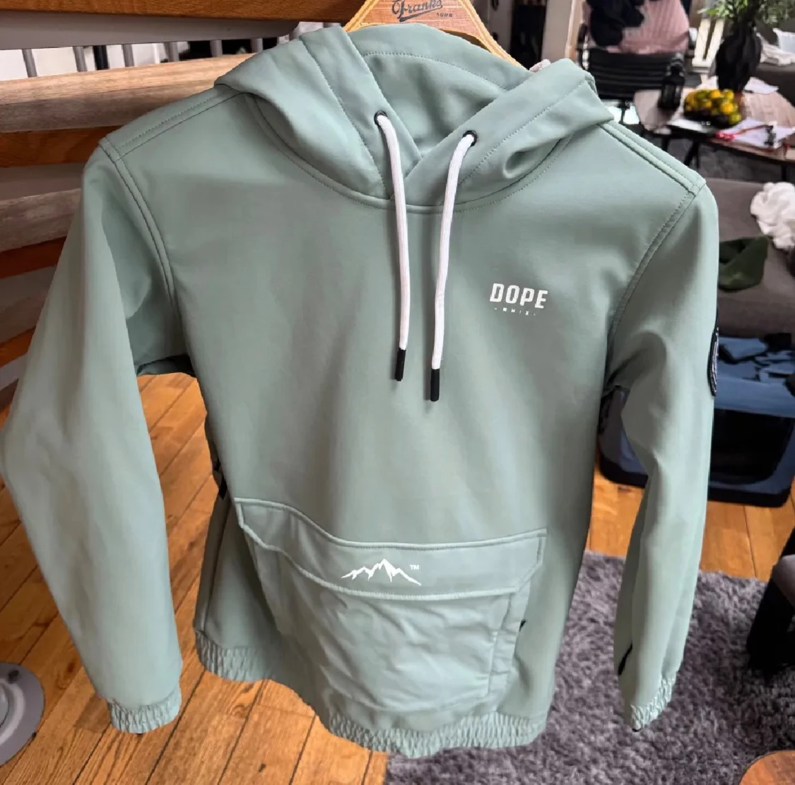 Snowboard-och skidjacka från Dope - 1