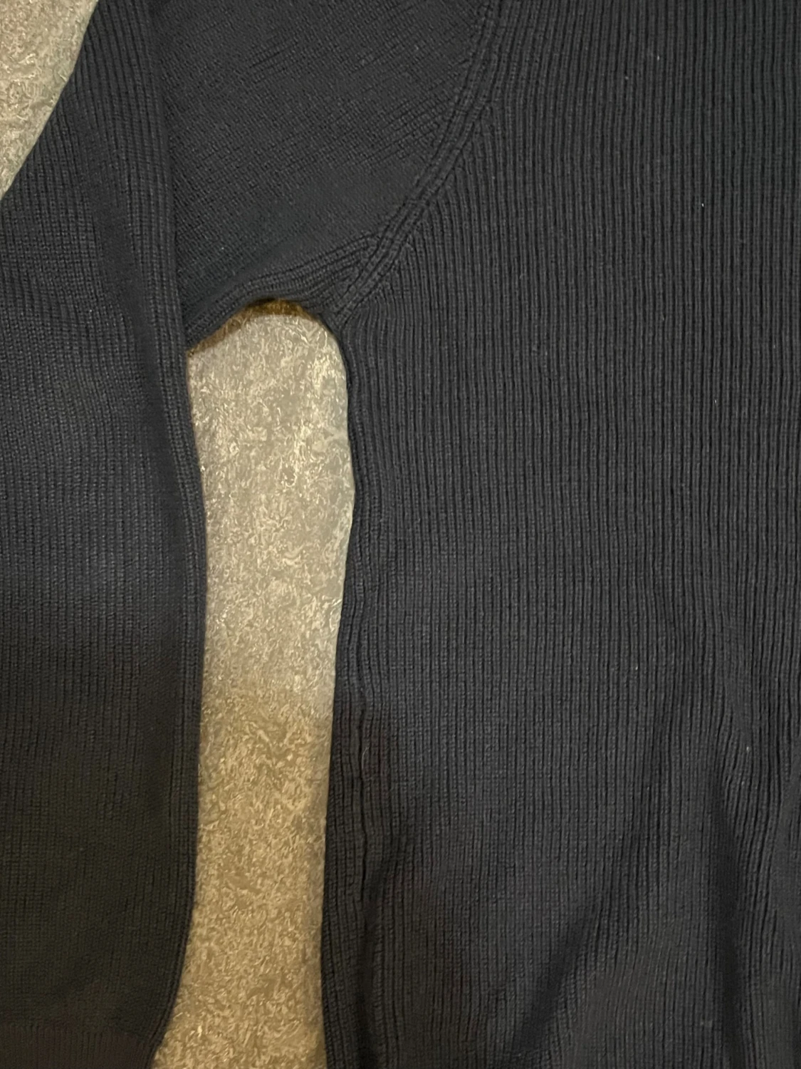 Mörkblå stickad pikétröja från SMOG - 4