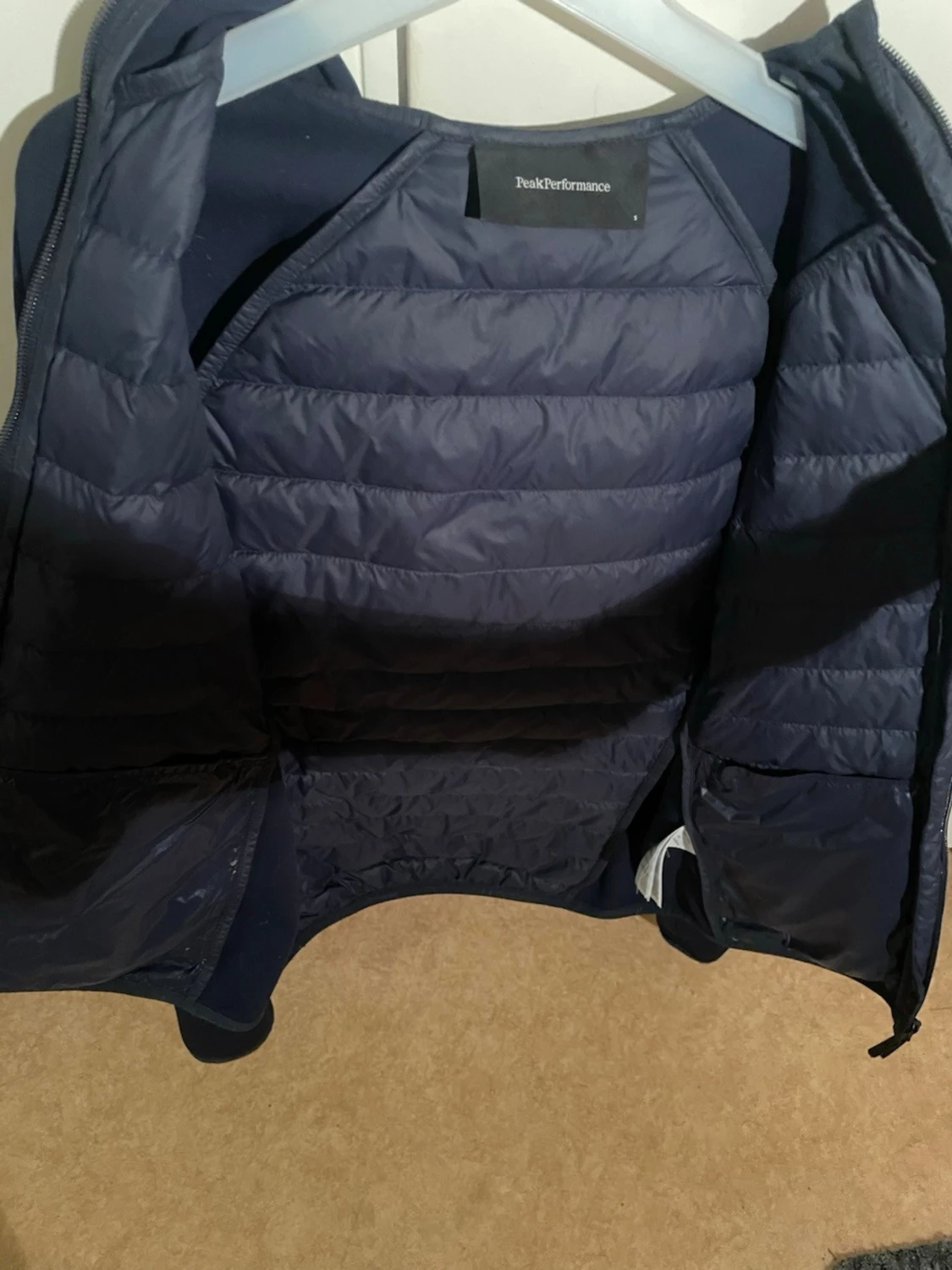 Mörkblå quiltad jacka Peak Performance - 2