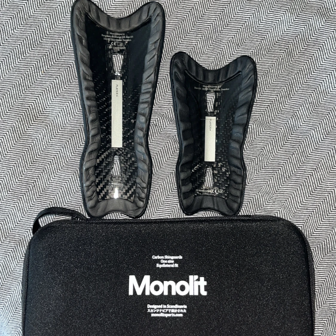 Monolit benskydd i kolfiber - 1