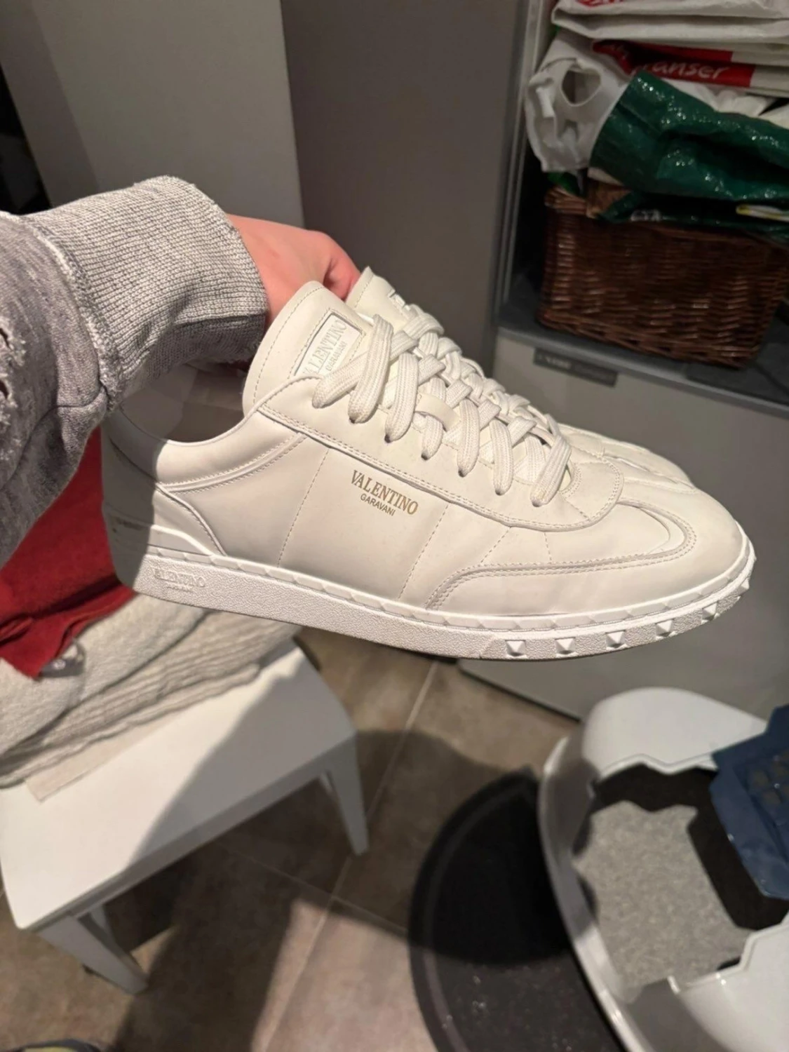 Valentino Garavani upvillage - 3