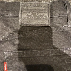 Levi’s Jeans 514 - Levi’s Svarta Straight/Regular Jeans i modellen 514 Storlek W30 L32