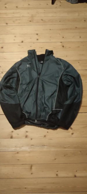 Bagheera jacka  - Jacka från Bagheera i storlek L