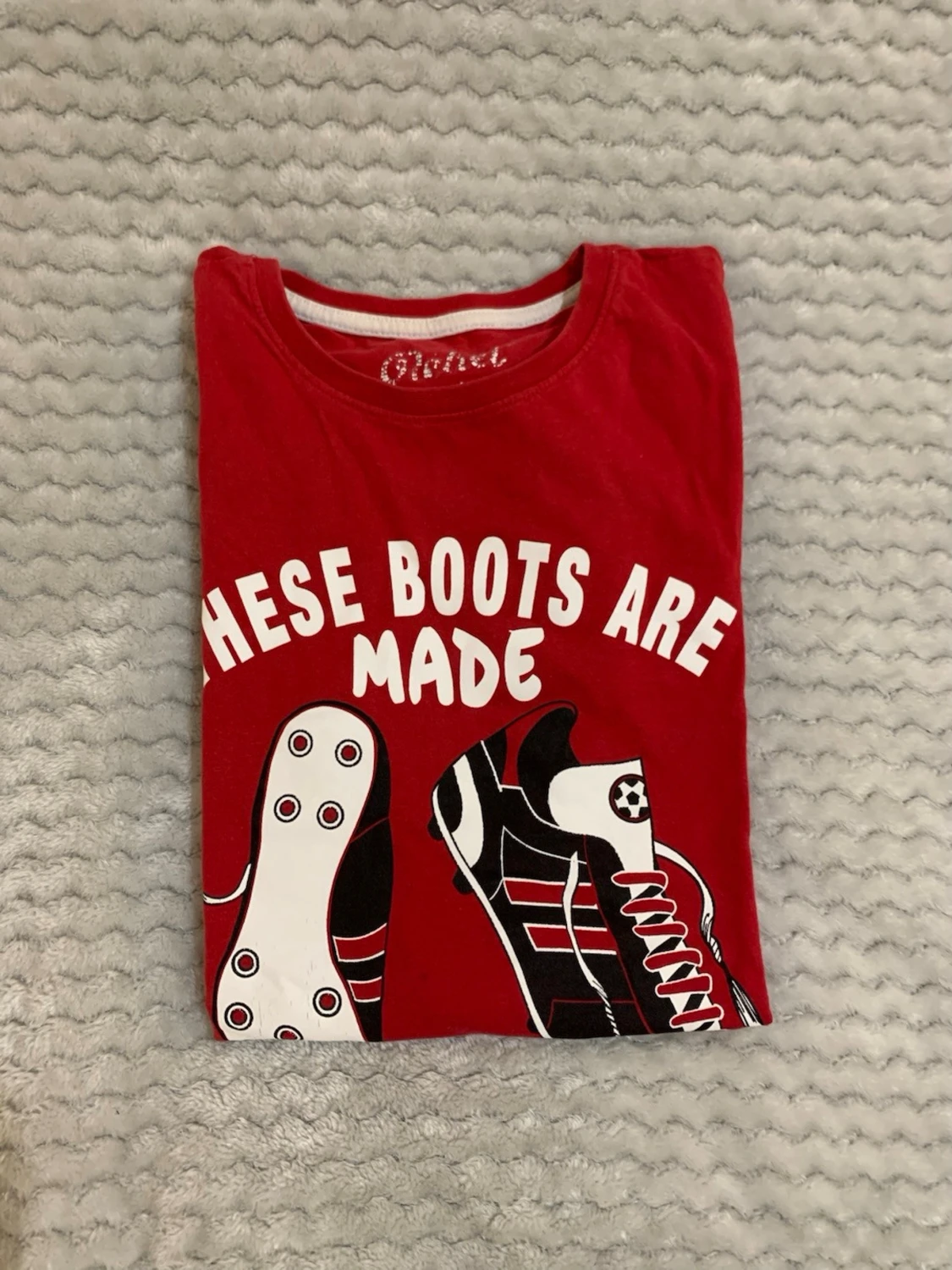 Röd t-shirt med fotbollstryck från Rebel - 1