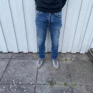 Nudie Jeans - Nudie jeans - Modell: Tilted Tor - Storlek: W27| L30 - skick: 9/10 - Nypris runt 2000kr