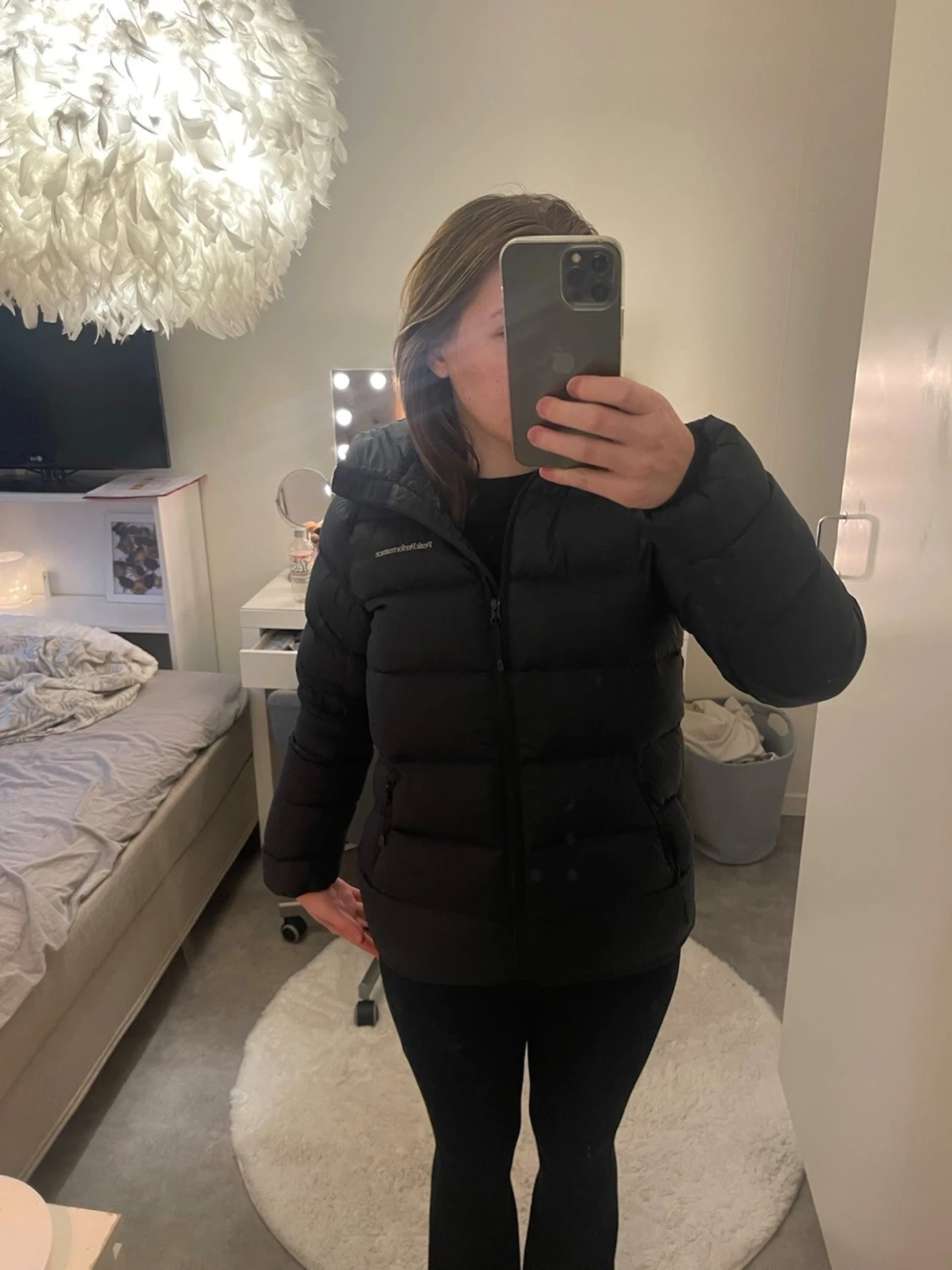 Svart dunjacka från Peak Performance - 2