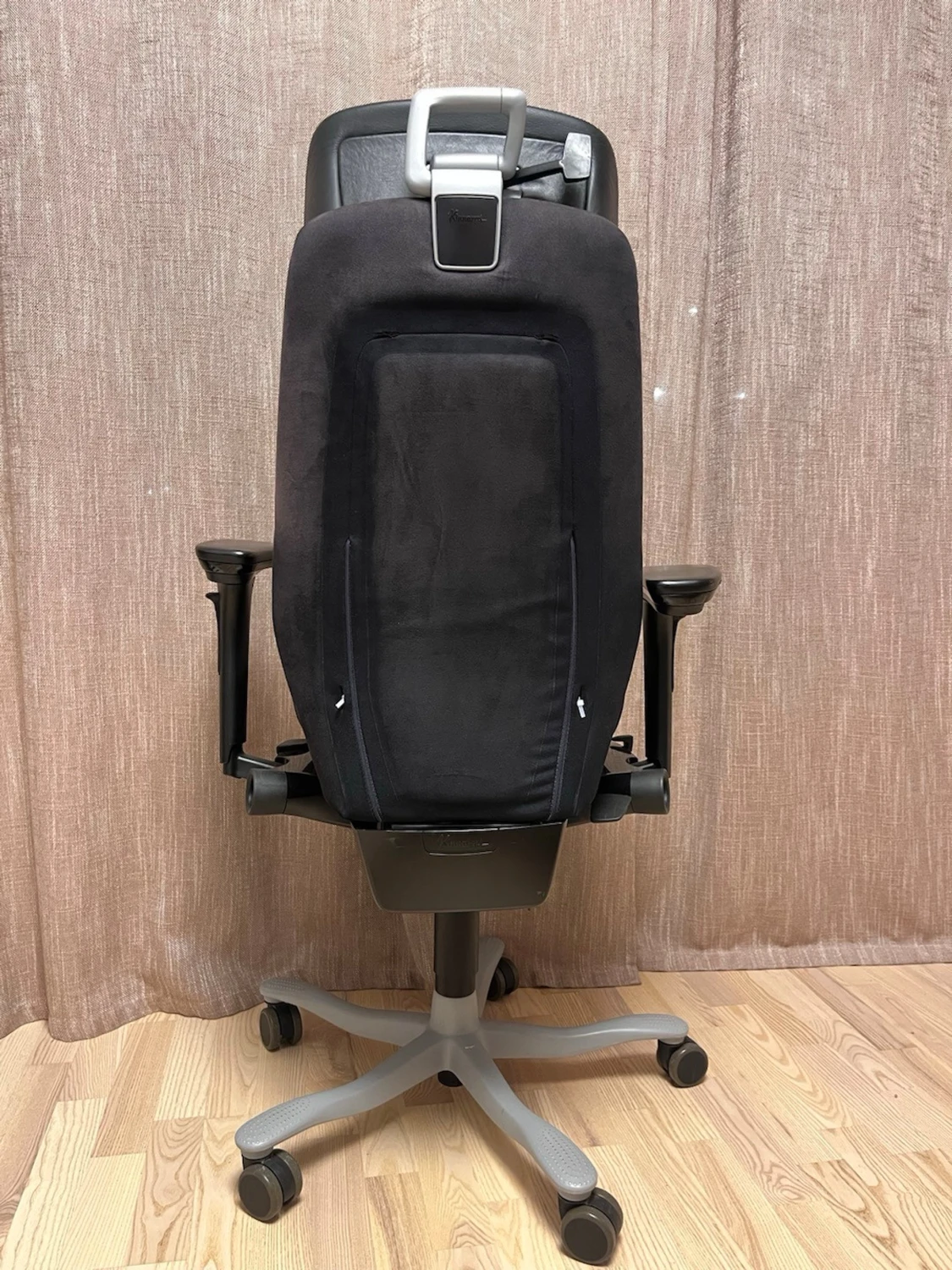 Ergonomisk kontorsstol – Kinnarps – med nackstöd - 2