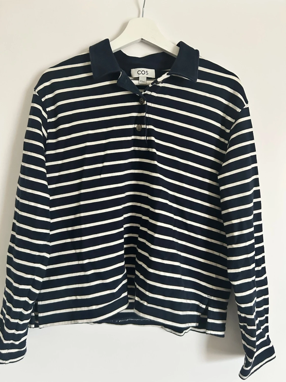 Randig långärmad topp från COS