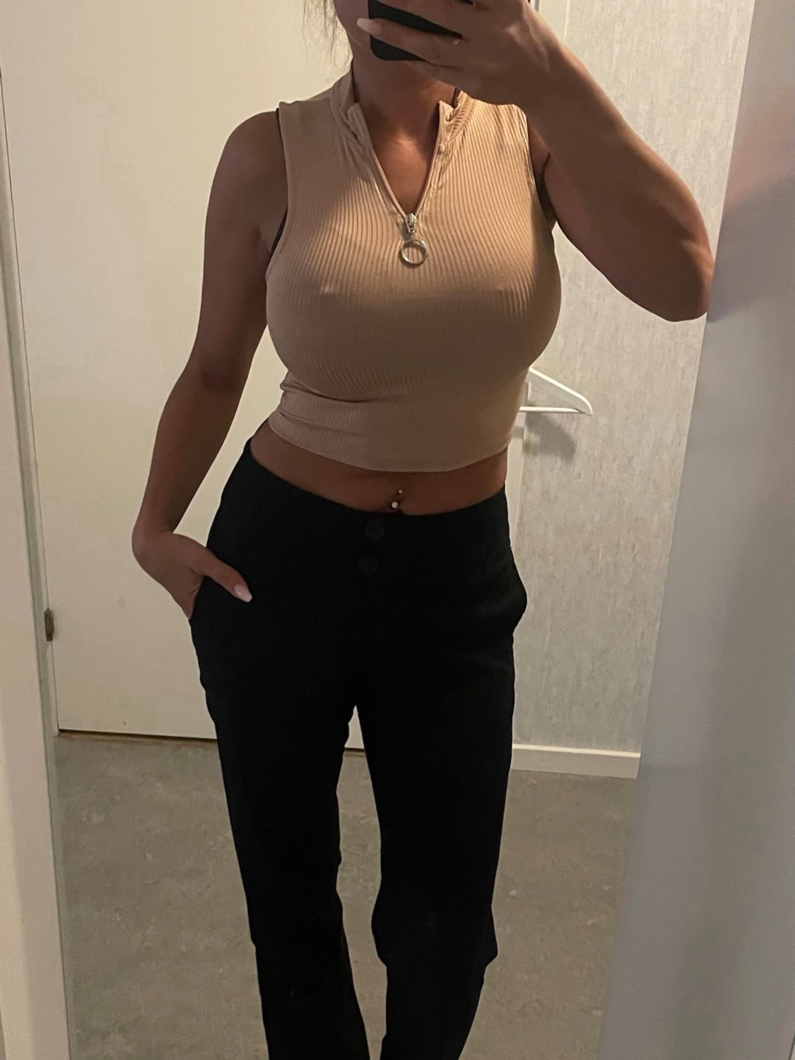 Beige ribbad croppad linnetopp - 3